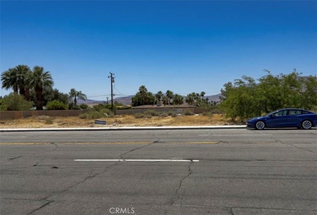 1833 Racquet Club Road E, Palm Springs