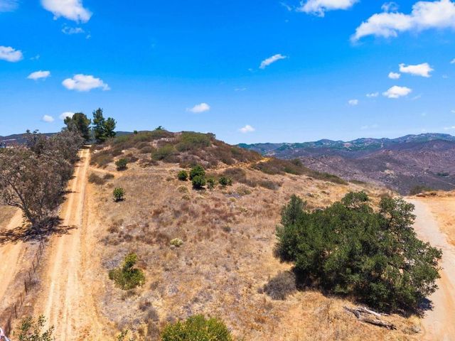 Tierra Nuevo, Fallbrook