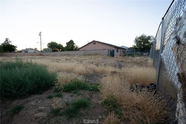 Avenue Q3, Palmdale