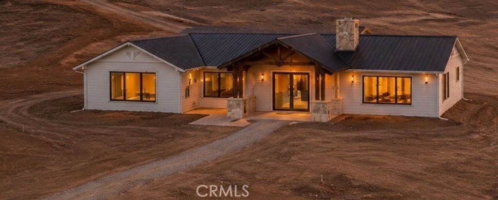 40575 Crazy Horse Dr, Aguanga