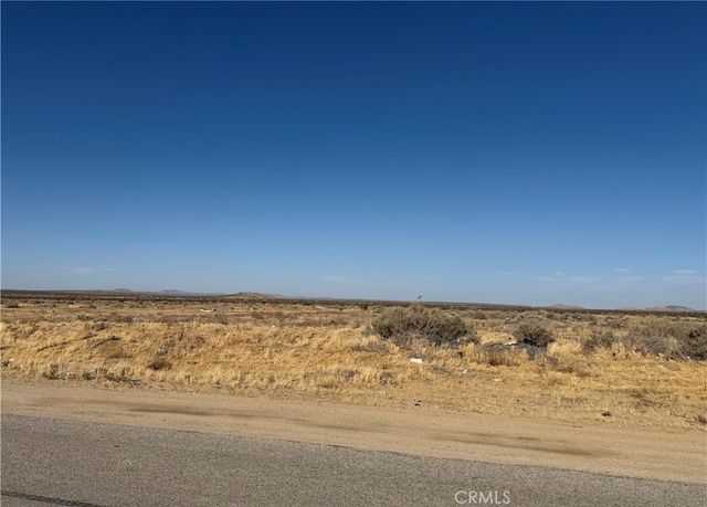 182 Avenue N6, Palmdale