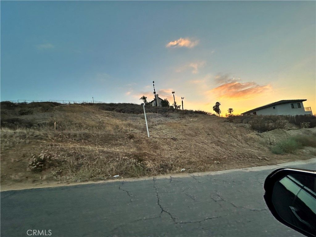 Harvey, Riverside