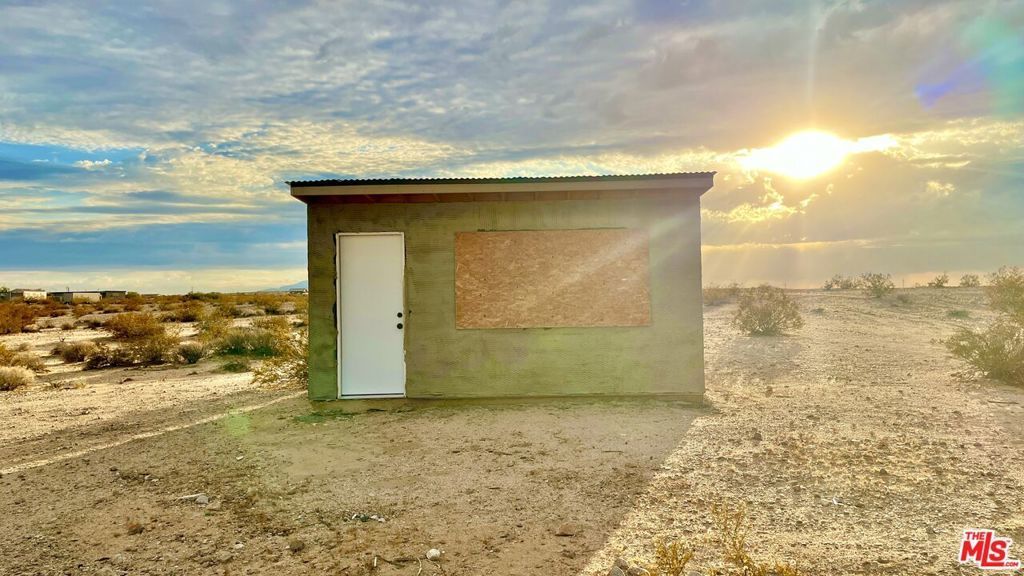 1020 Shoshore Valley Road, 29 Palms