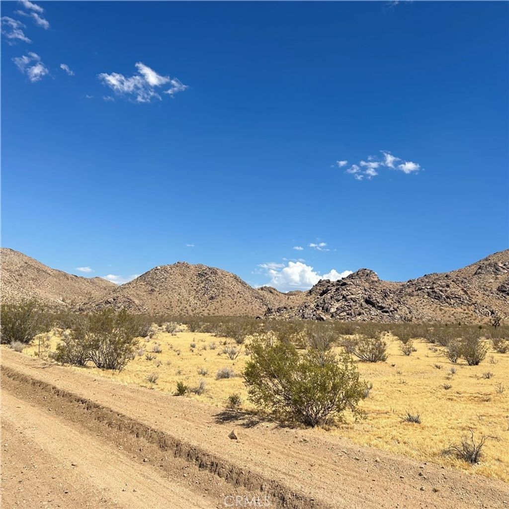 30455 Holmes Rd, Lucerne Valley
