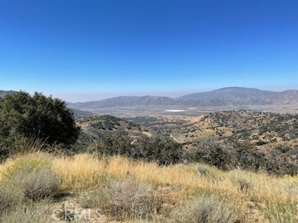 Grindelwald Court, Tehachapi