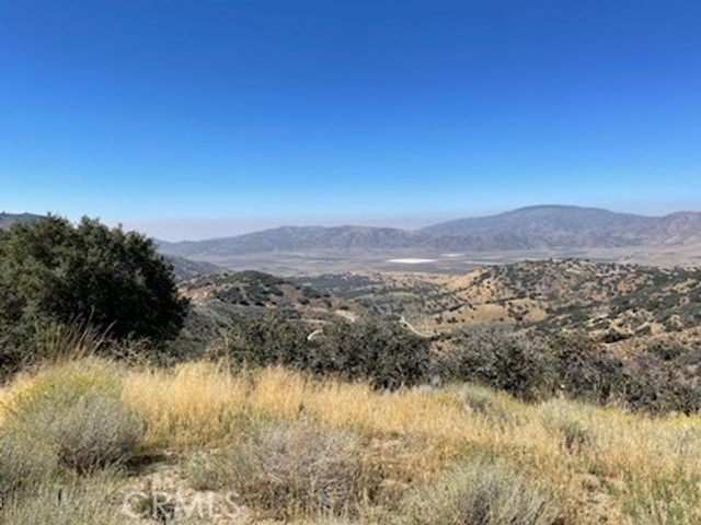 Grindelwald Court, Tehachapi