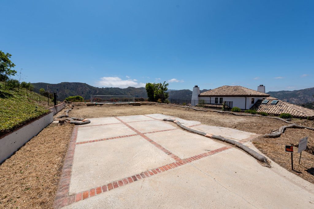 16756 Monte Hermoso Drive, Pacific Palisades