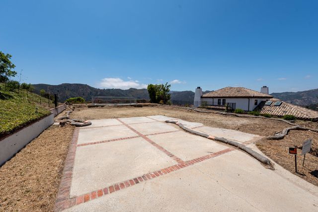 16756 Monte Hermoso Drive, Pacific Palisades