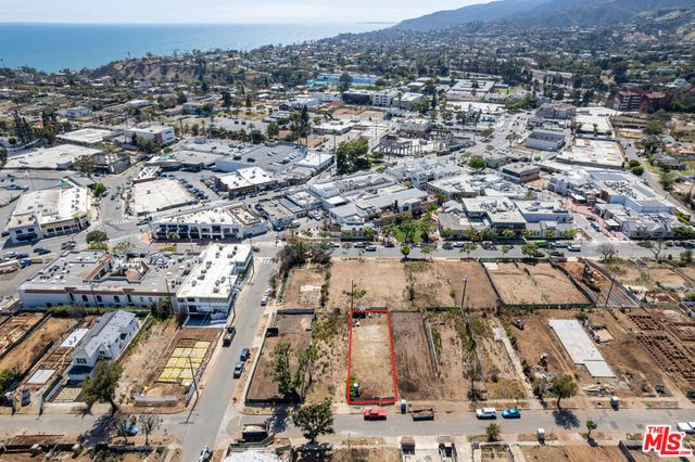 1011 Embury Street, Pacific Palisades