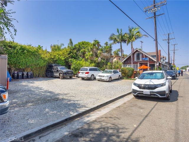 42 19th Avenue, Venice