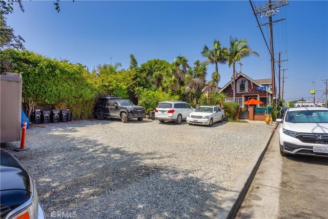 1909 Pacific Avenue, Venice
