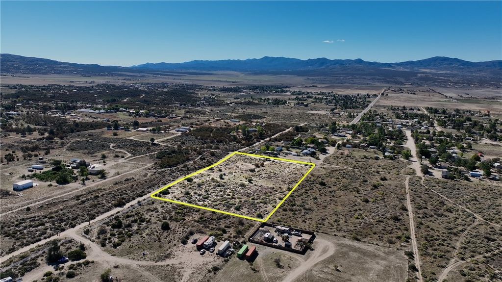 3 Lanik Ln, Anza