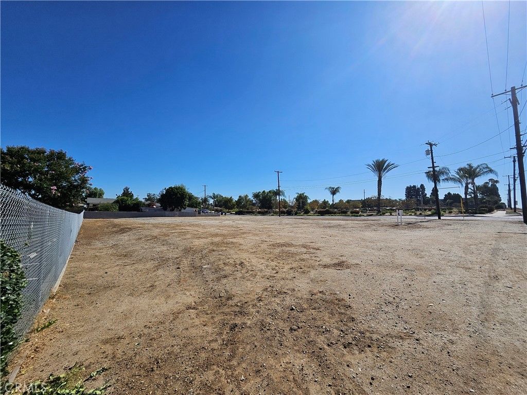 6411 Arlington, Riverside