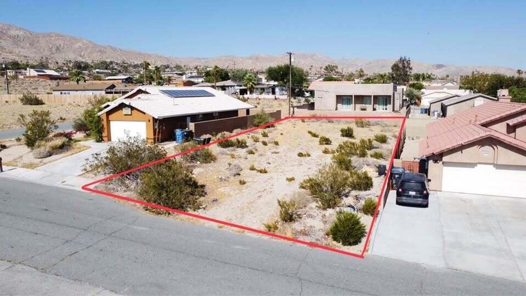 16 Hermano Way, Desert Hot Springs