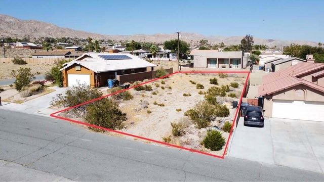 16 Hermano Way, Desert Hot Springs
