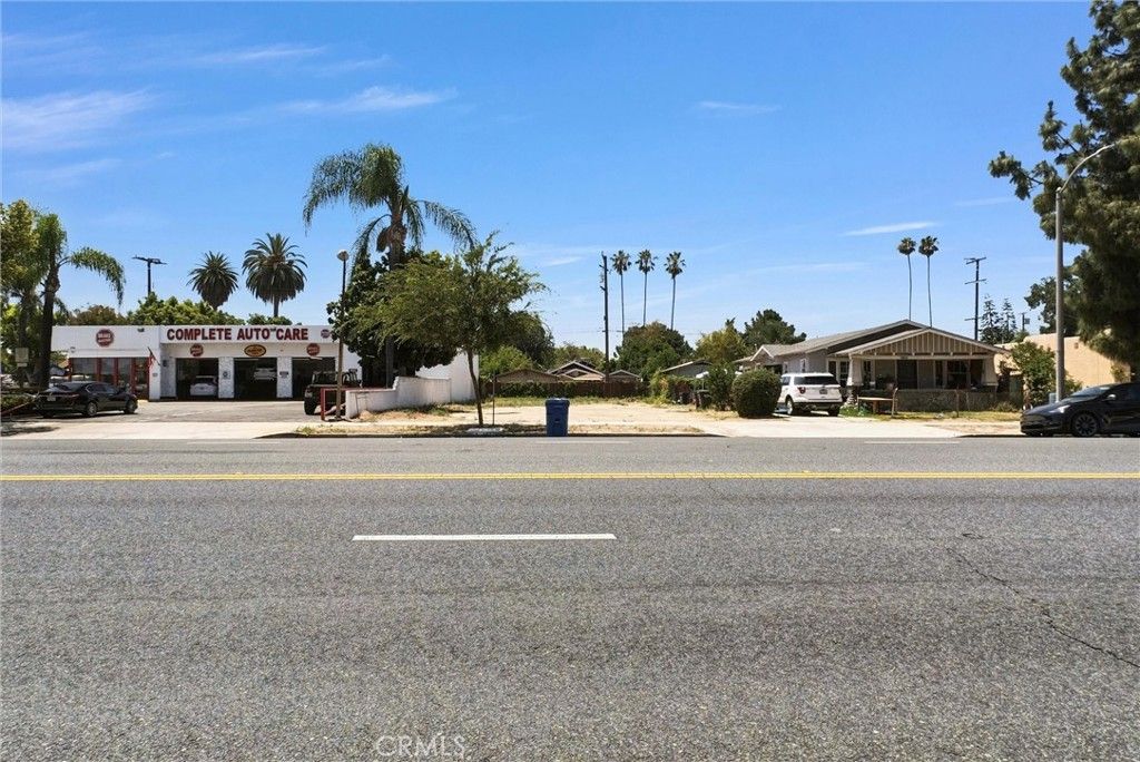 968 E Mission Boulevard, Pomona