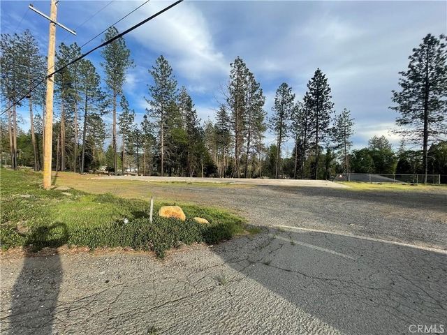 9272 9300 Skyway, Paradise