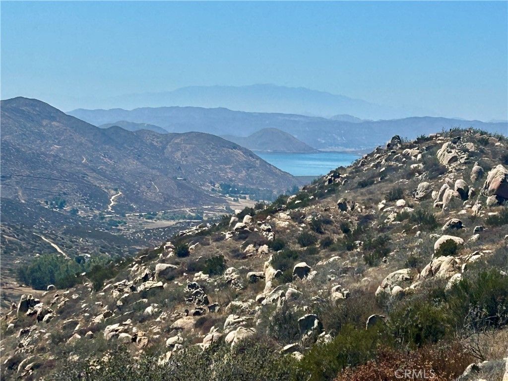 33445 Chameleon Road, Hemet