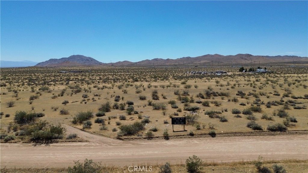 Short, Apple Valley