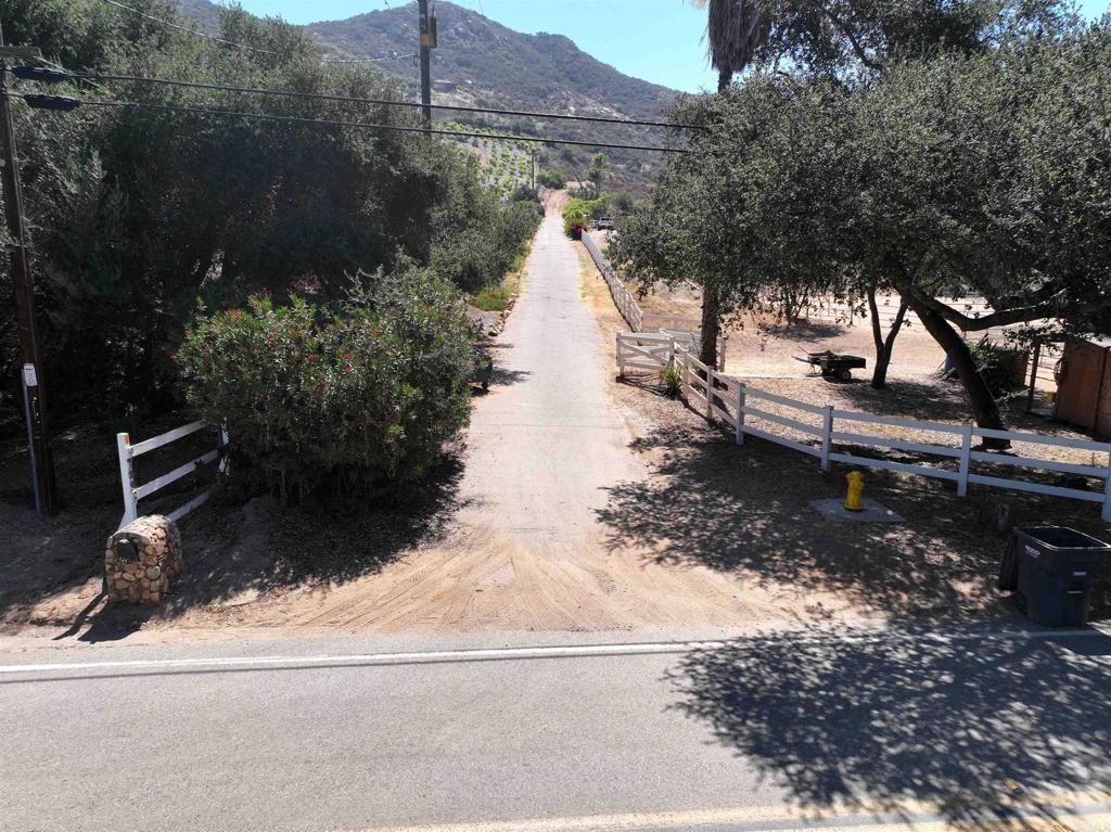 N Broadway, Escondido