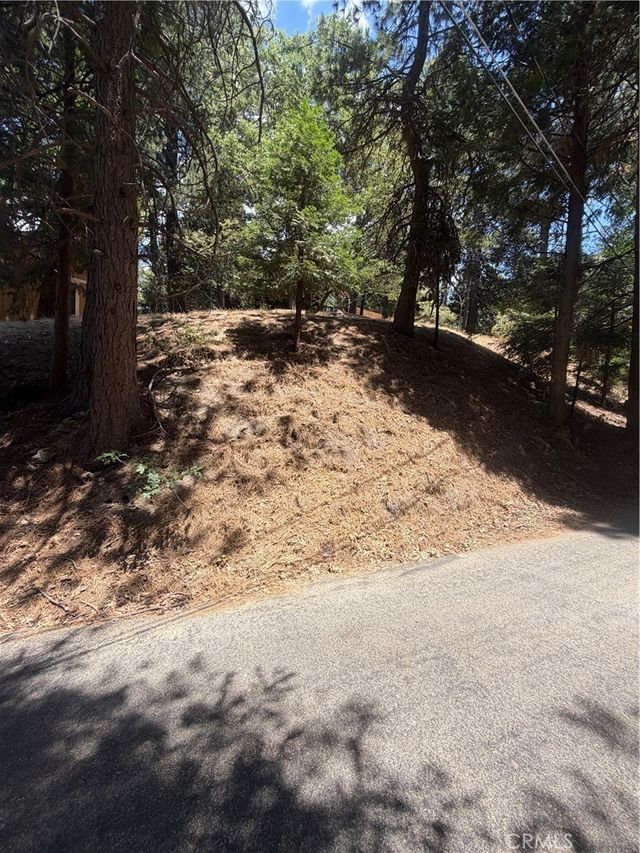 Pyramid Drive, Crestline