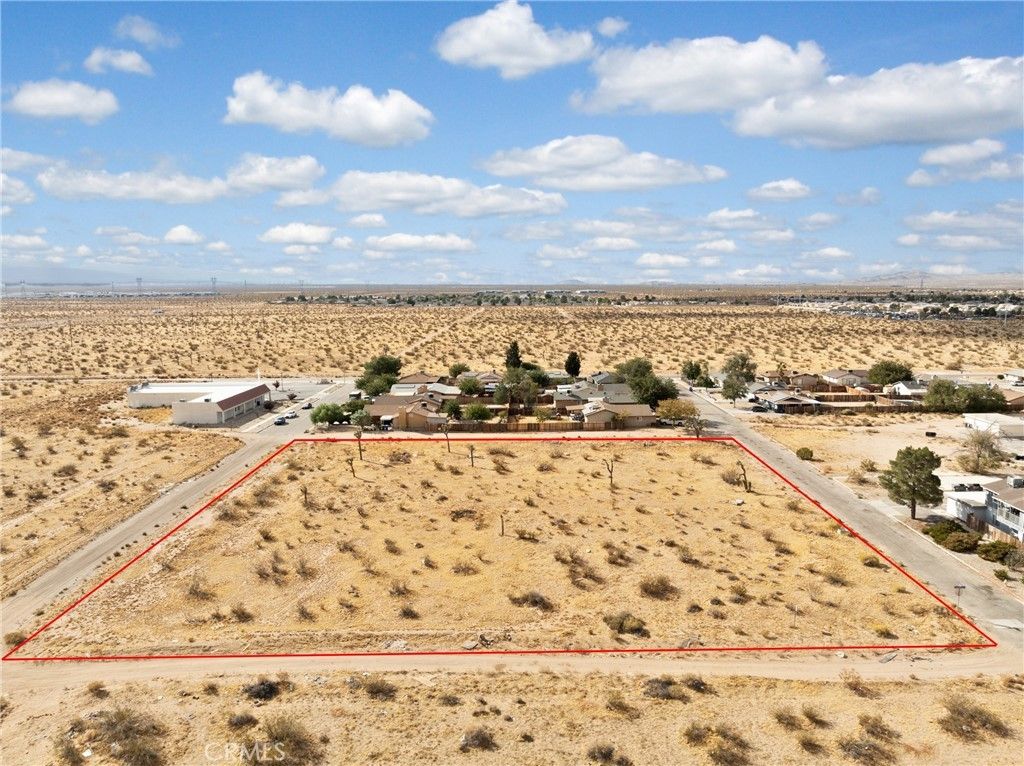 Lawson Avenue, Adelanto