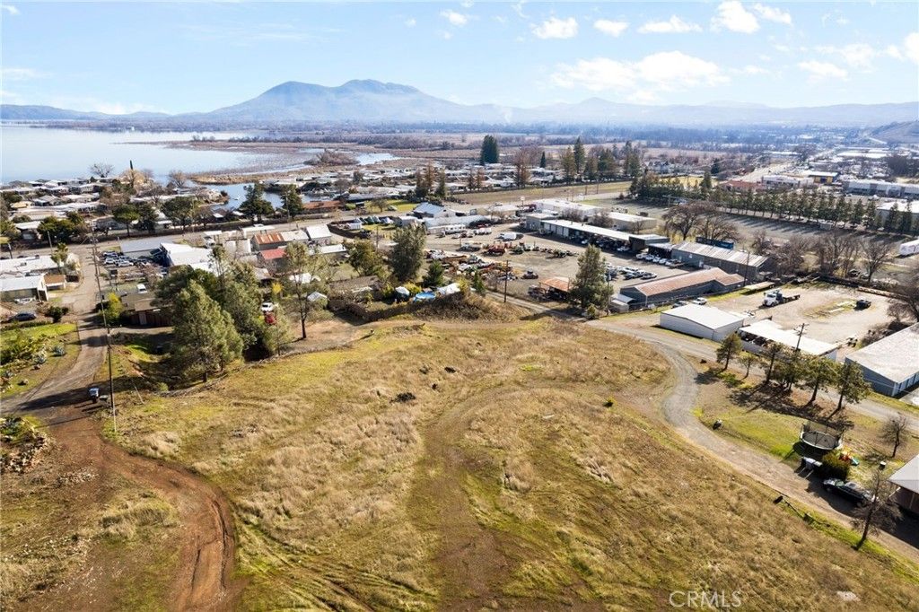 333 Grace, Lakeport