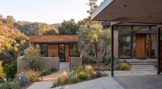 26137 Fairside Rd, Malibu