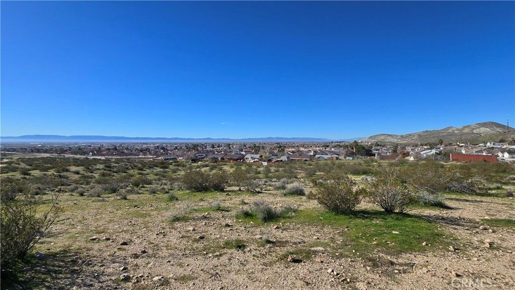 Near United St & Barrington Ave, Rosamond