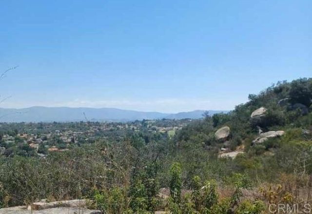 10050 Tall Oak Drive, Escondido