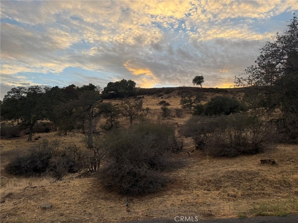 808 Whispering Winds, Chico
