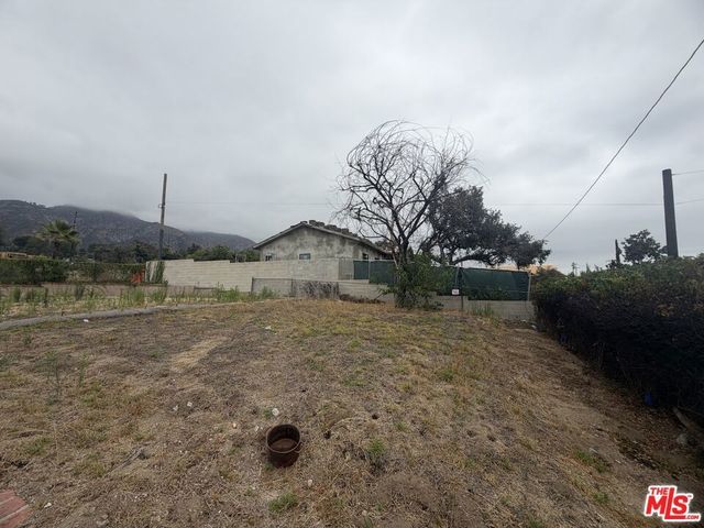 255 W Poppyfields Drive, Altadena