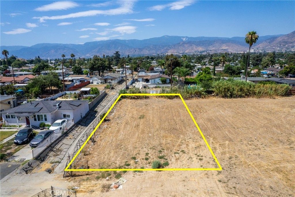 25604 Walker, San Bernardino