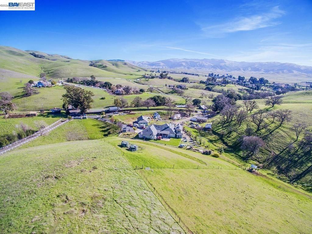 3329 Little Valley Rd, Sunol