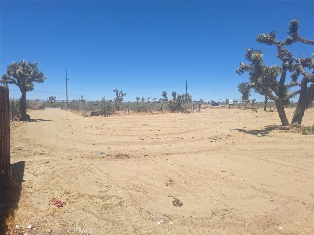 Pb Hwy Vic 187th Street E, Llano