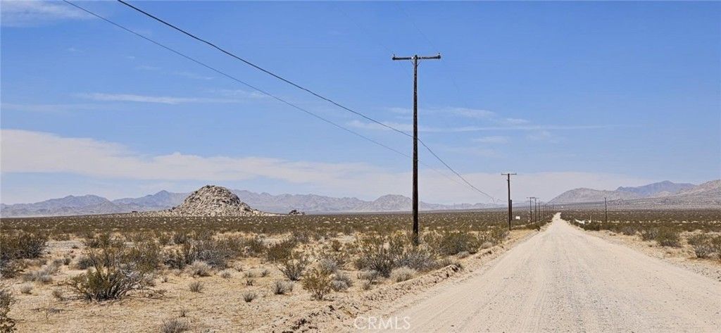 800 Stella, Lucerne Valley