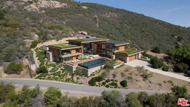 Tuna Canyon Road, Topanga