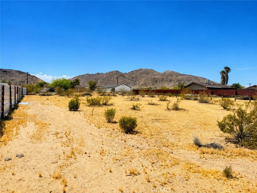 4837 Avenida Del Sol, Joshua Tree