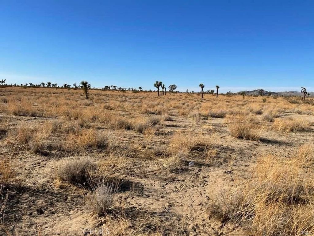 Vinton Rd. 3210-321-25, Adelanto