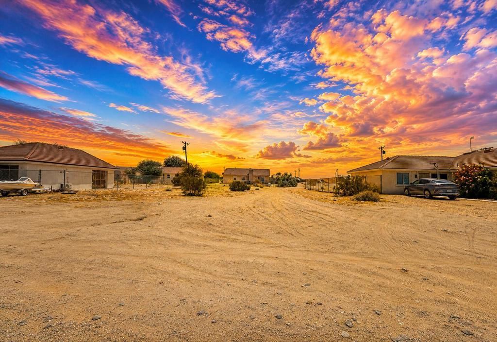 1285 Red Sea Avenue, Thermal