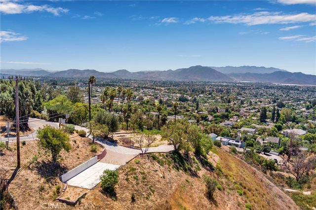 375 W Highland, Camarillo
