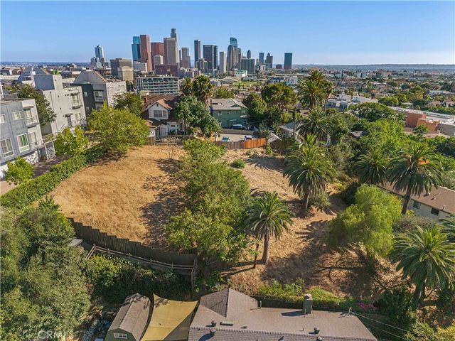 1200 W Innes Avenue, Los Angeles