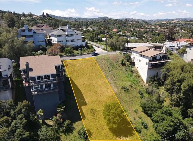 Iglesia Drive, Woodland Hills