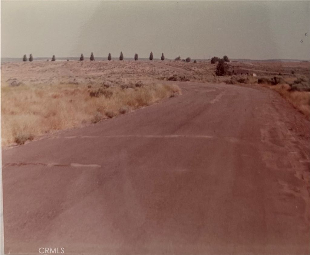 18 Lot18, Unknown