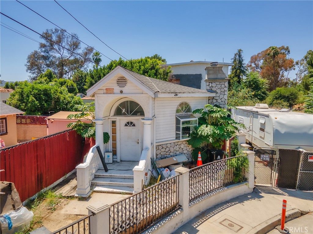 4463 Bellflower Avenue, West Toluca Lake
