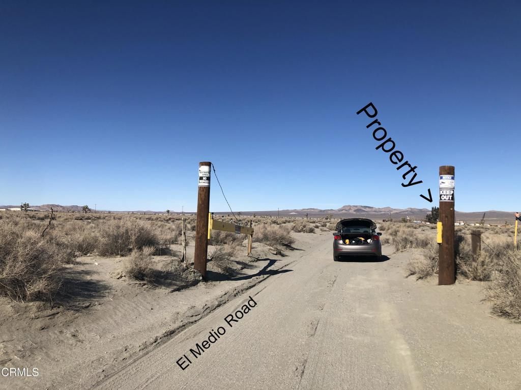 El Medio Road Road, El Mirage