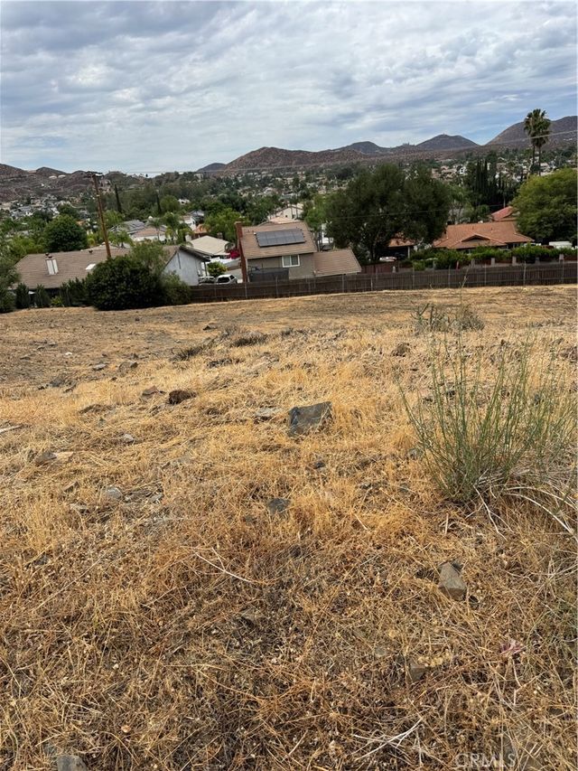 Hecht Road, Menifee