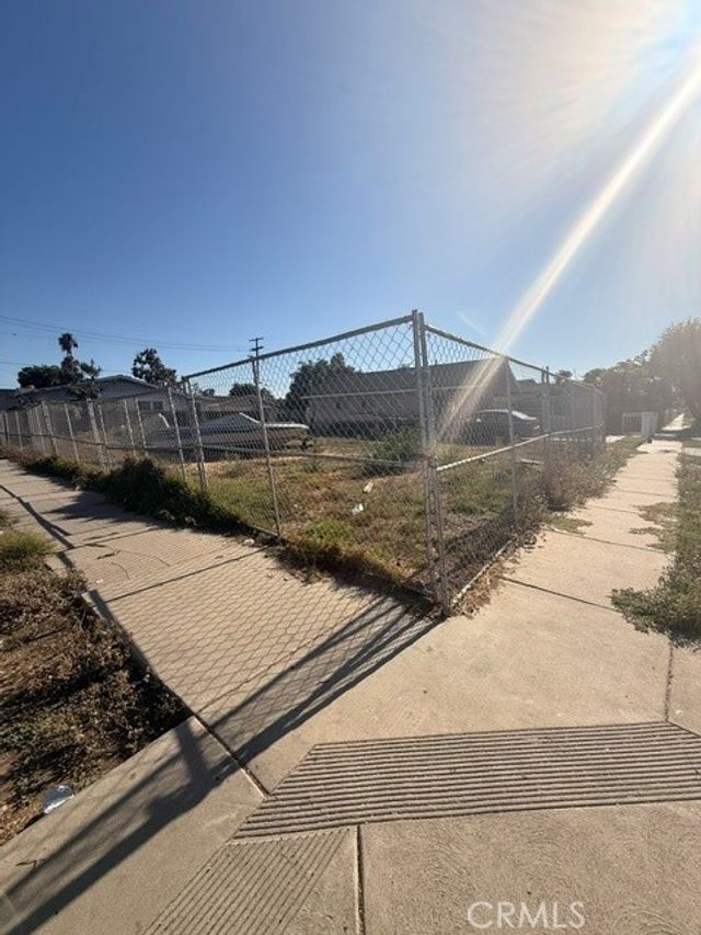 8501 Towne, Los Angeles