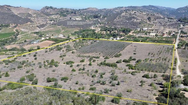 9927 Modrigan Lane, Fallbrook