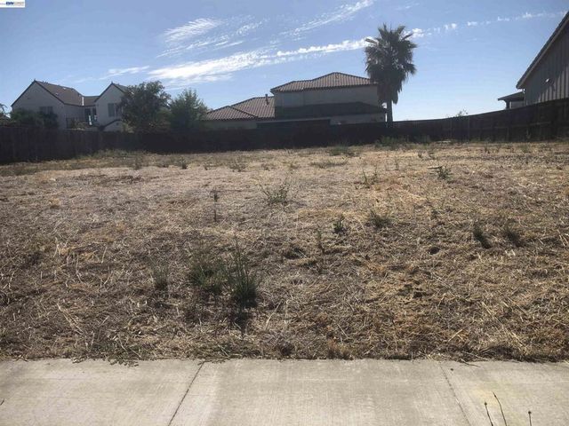 2252 Somerset Cir, Woodland